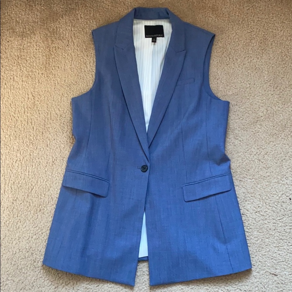 Chambray color lightweight wool Sleeveless Blazer